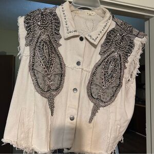 POL Embellished Sleeveless Denim Jacket
Runs slightly large